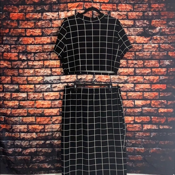 SHEIN CROP TOP & PENCIL SHIRT - Picture 1 of 8